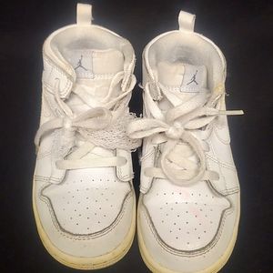 Boys Jordan nike shoes size 9c